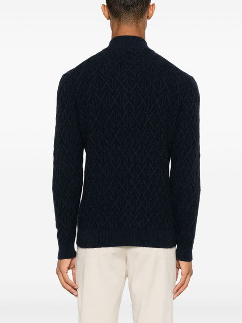 3D-knit sweater